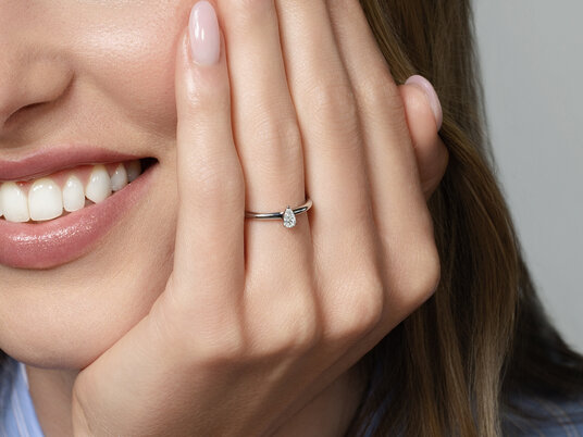 Engagement ring Pear Clean in 9K white gold with diamond 0.25ct
