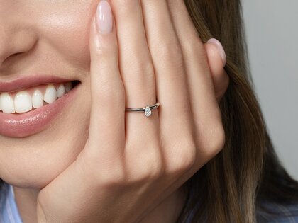 Engagement ring Pear Clean in 9K white gold with diamond 0.08ct G/SI