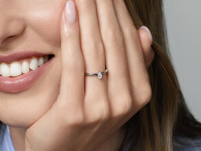 Engagement ring Pear Clean in 9K white gold with diamond 0.08ct G/SI