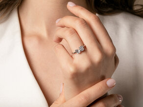 Engagement ring Toi et Moi Pear & Emerald in 14K yellow gold with lab-grown diamonds 1.50ct E/VS