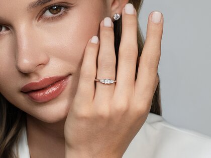 Engagement ring Vivid Asscher in 14K white gold with diamonds 0.53ct G/SI