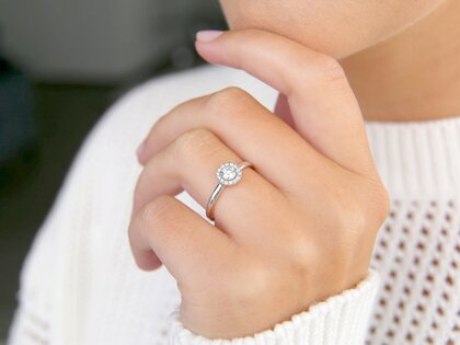 Engagement ring Flower
