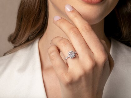 Engagement ring Radiant Halo Pavé in 14K white gold with lab-grown diamonds 2.02ct E/VS