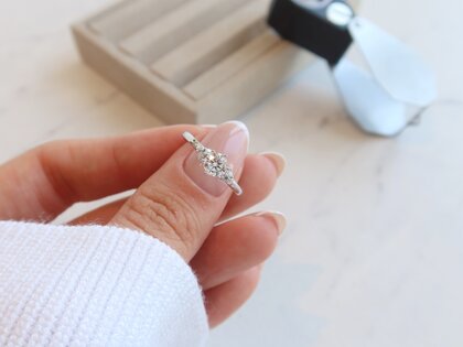 Engagement ring Blossom in 9K white gold with diamonds 0.31ct G/SI