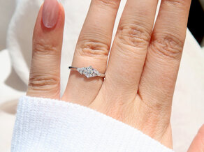 Engagement ring Blossom in 9K white gold with diamonds 0.31ct G/SI