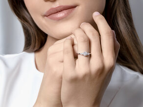 Engagement ring Allure in 14K white gold with lab-grown diamonds 0.41ct E/VS