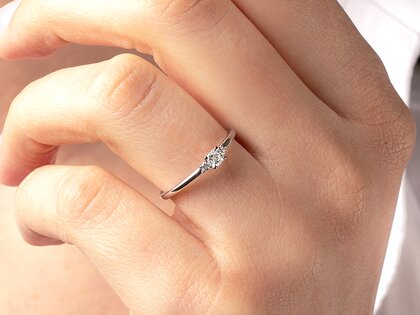 Engagement ring Vivid Petite Cushion Cut