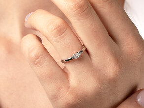 Engagement ring Vivid Petite Cushion Cut in platinum