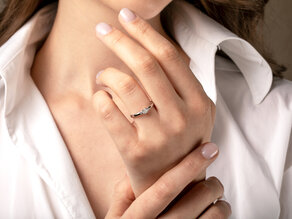 Engagement ring Vivid Petite Cushion Cut in platinum