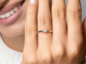 Engagement ring Vivid Petite Diamond in yellow gold