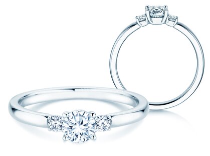 Engagement ring  in 9K white gold with diamonds 0.40ct G/SI