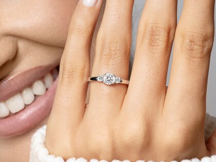 Engagement ring Vivid Petite Diamond in 18K rosé gold with diamonds 0.60ct G/SI