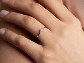 Engagement ring Vivid Petite Diamond in yellow gold