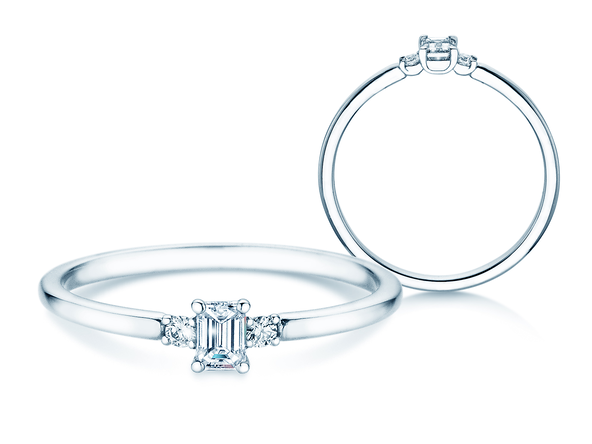 Engagement ring Vivid Petite Emerald Cut in platinum