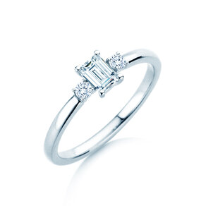 Engagement ring  in 9K white gold with diamonds 0.40ct G/VS