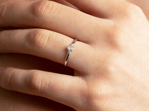Engagement ring Vivid Petite Oval Cut in 14K white gold with diamonds 0.20ct G/SI