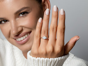 Engagement ring Vivid Diamond in rose gold