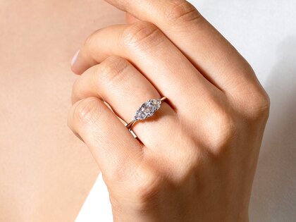 Engagement ring Vivid Diamond in 9K yellow gold with diamonds 1.18ct G/SI