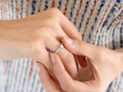 Engagement ring Claire Petite in 18K white gold with diamonds 0.50ct G/SI