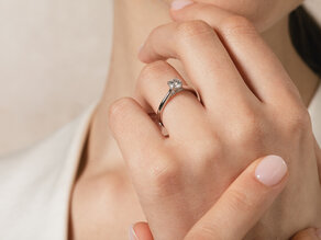 Engagement ring Classic 4 Hidden Halo in 14K yellow gold with lab-grown diamonds 0.57ct E/VS