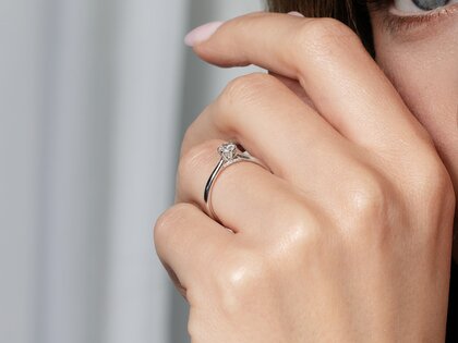 Engagement ring Classic 6 Hidden Halo in 14K white gold with diamonds 0.30ct G/SI