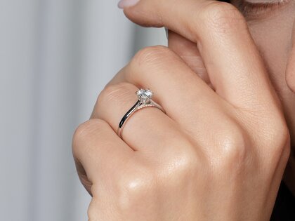 Engagement ring Classic 6 Hidden Halo in 14K white gold with diamonds 0.55ct G/SI
