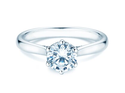 Engagement ring Classic 6 Hidden Halo in platinum