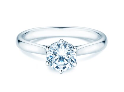 Engagement ring Classic 6 Hidden Halo in platinum
