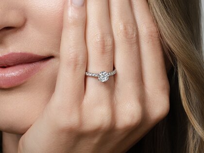 Engagement ring Classic Pavé in 18K white gold with diamonds 0.70ct G/SI