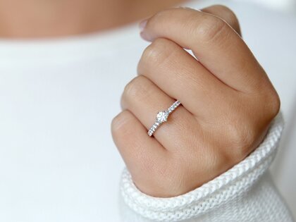 Engagement ring Classic Pavé in 18K yellow gold with diamonds 0.60ct G/SI