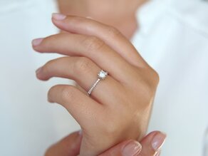 Engagement ring Grace in 18K white gold with diamonds 0.70ct G/SI