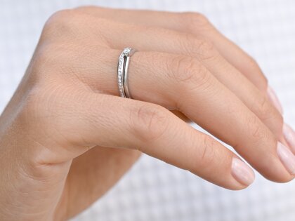 Engagement ring Classic 4 in 18K white gold with diamond 0.10ct H/SI