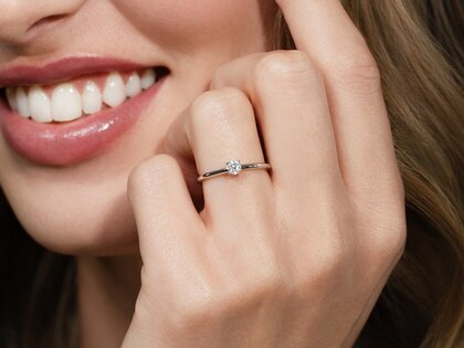 Engagement ring Classic 4 in 9K rosé gold with diamond 0.20ct H/SI