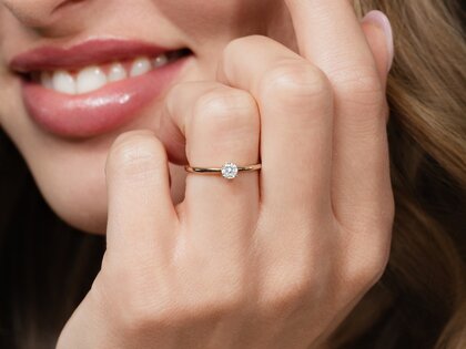 Engagement ring Classic 4 in 9K rosé gold with diamond 0.25ct H/SI