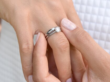 Engagement ring Classic 4 in 14K white gold with lab-grown diamond 0.50ct E/VS