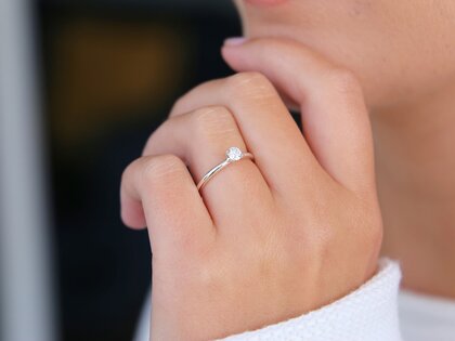 Engagement ring Classic 4 in platinum