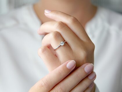Engagement ring Classic 4 in 14K white gold with diamond 0.40ct H/SI