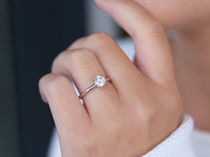 Engagement ring Classic 4 in 14K white gold with lab-grown diamond 0.75ct E/VS