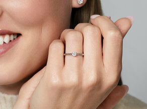 Engagement ring Classic Beads in 9K white gold with diamond 0.30ct H/SI