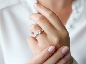 Engagement ring Classic Beads in 14K white gold with lab-grown diamond 0.75ct E/VS