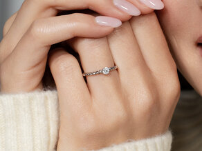 Engagement ring Classic Loop in 9K white gold with diamond 0.25ct H/SI