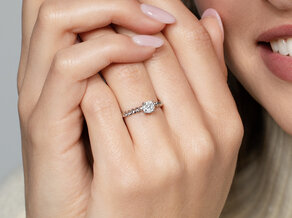 Engagement ring Classic Loop in 14K white gold with diamond 0.60ct H/SI
