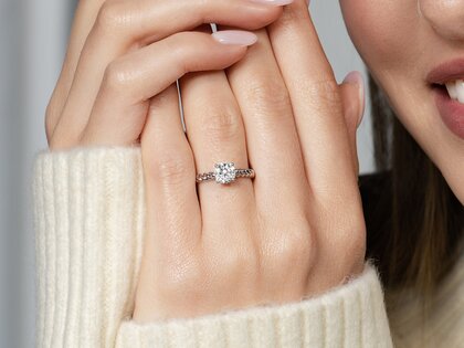 Engagement ring Classic Loop in 14K white gold with diamond 0.75ct G/SI