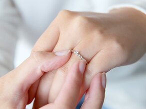 Engagement ring Classic Loop in silver 925/- with diamond 0.05ct H/SI