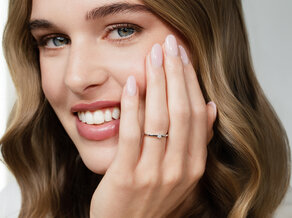 Engagement ring Classic Petite in 14K rosé gold with diamond 0.07ct G/SI