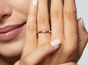 Engagement ring Classic Petite in 14K yellow gold with diamond 0.05ct G/SI