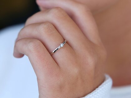 Engagement ring Classic Petite in 14K white gold with diamond 0.05ct G/SI