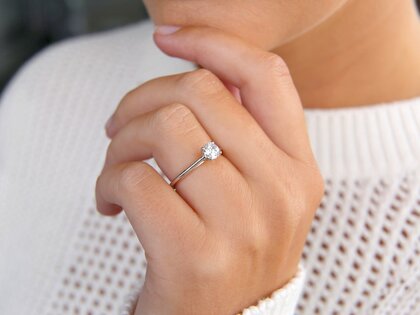 Engagement ring Delight in 9K white gold with lab-grown diamond 0.50ct E/VS