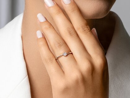 Engagement ring Devotion in 18K white gold with diamond 0.15ct H/SI
