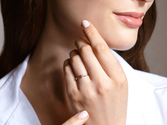 Engagement ring Devour in 9K white gold with lab-grown diamond 0.15ct D/IF